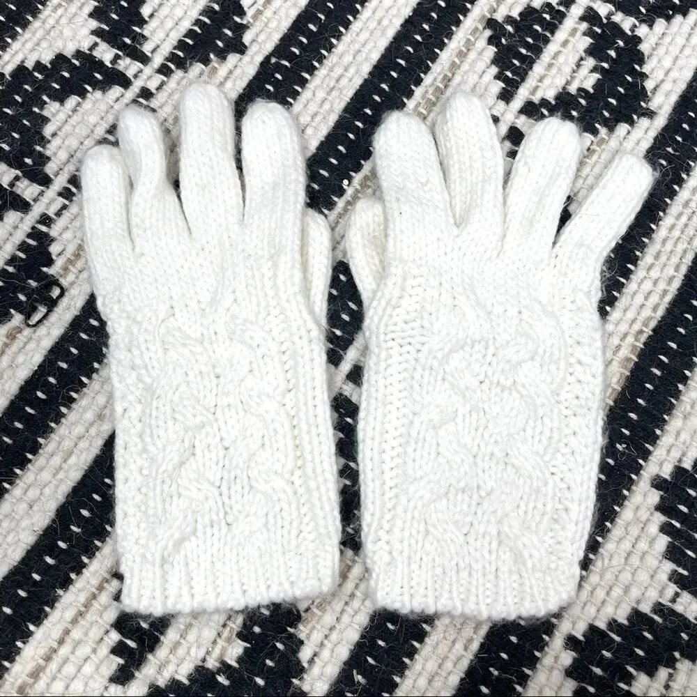 NY&CO Cream Cable Knit Gloves